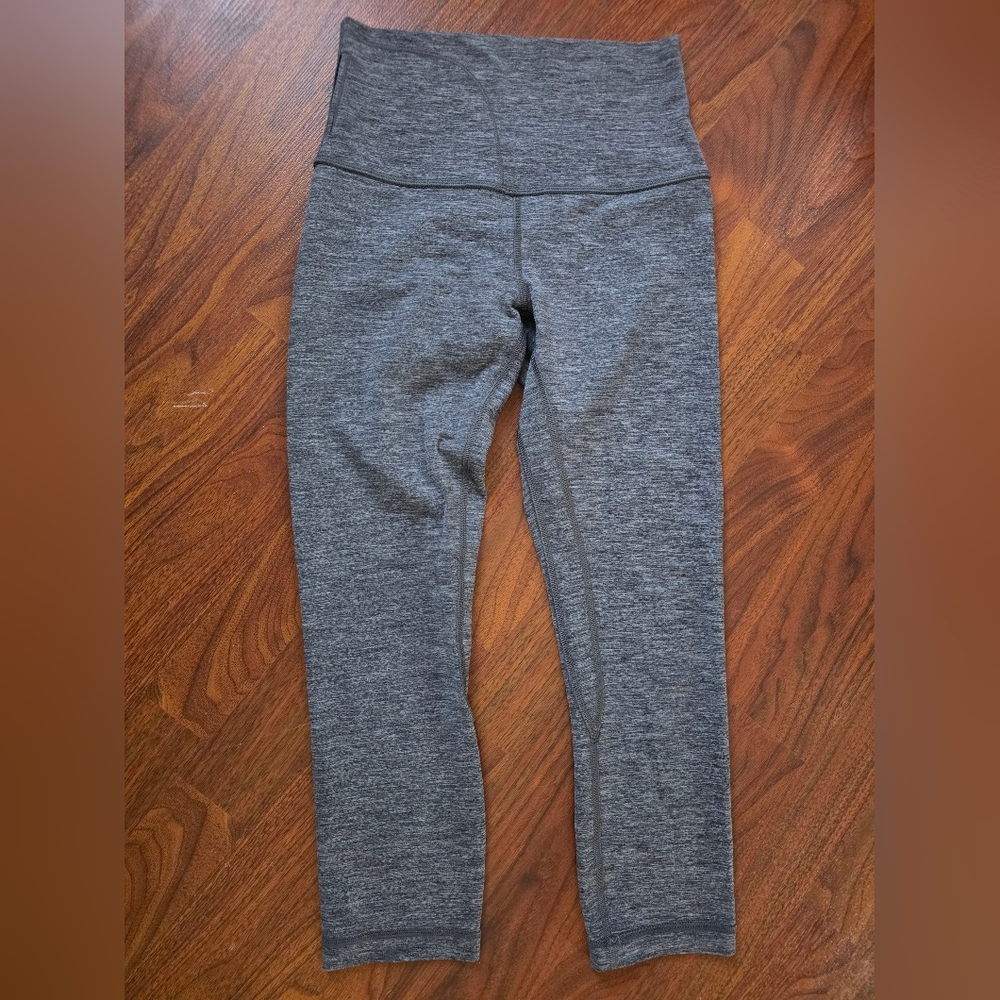 Lululemon Athletica Gray Cropped Pants, Size 4